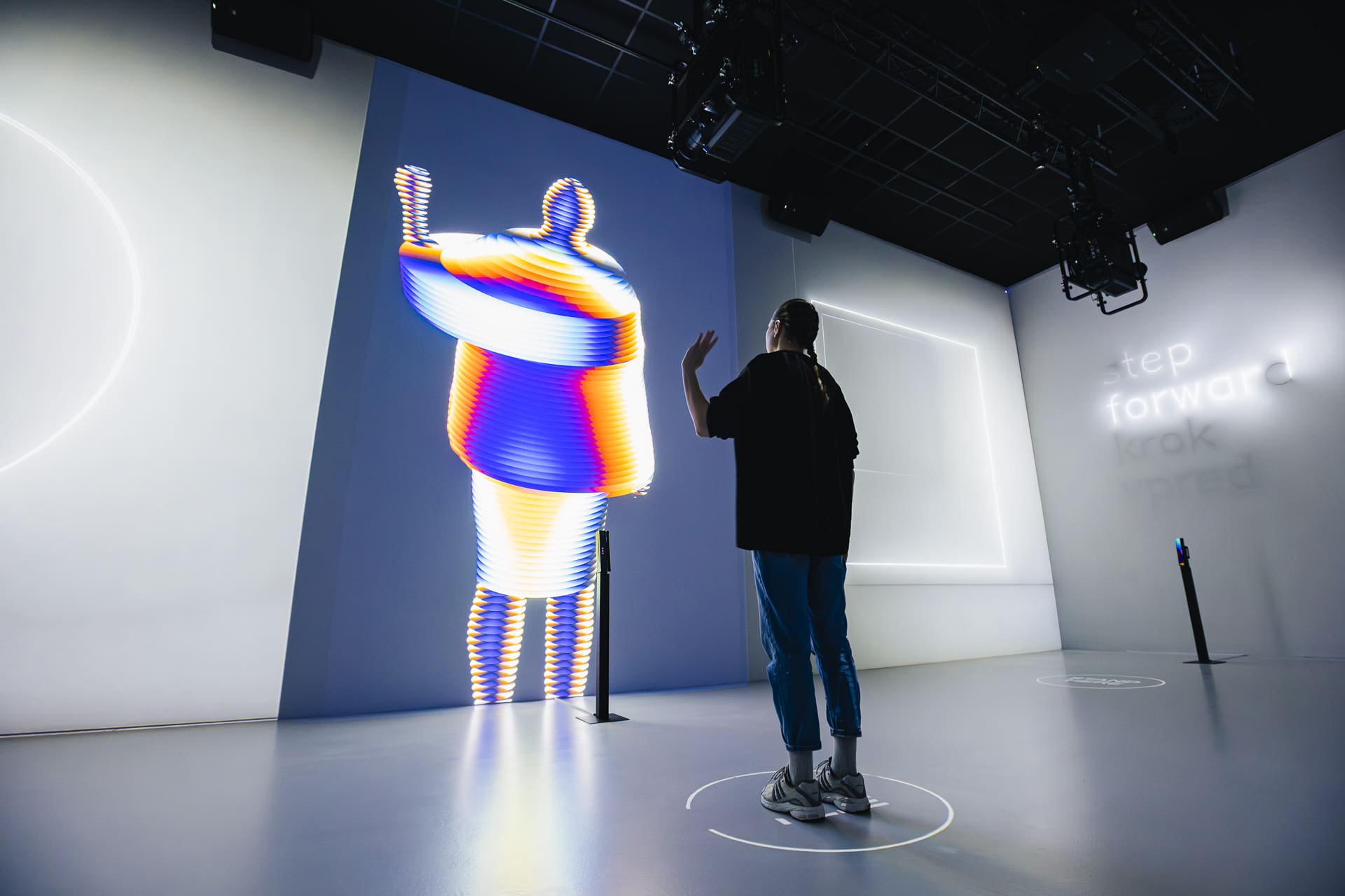 アート・デザイン・音楽 THE E LUCAS EXHIBITION Echoes of Tomorrow | Signal Space